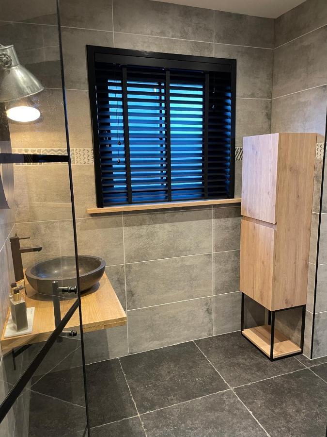 De Heerlykheid Wemeldinge, Vlak Bij Strand En Bos, Ruime Vakantiewoning Met Eigen Patio In De Karakteristieke Dorpsstraat Exterior photo