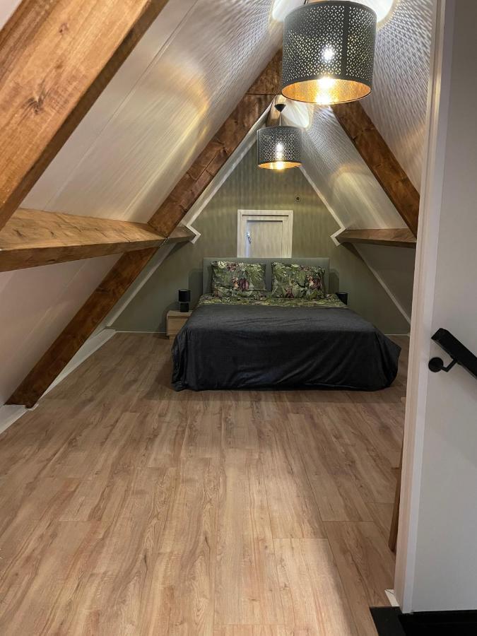 De Heerlykheid Wemeldinge, Vlak Bij Strand En Bos, Ruime Vakantiewoning Met Eigen Patio In De Karakteristieke Dorpsstraat Exterior photo
